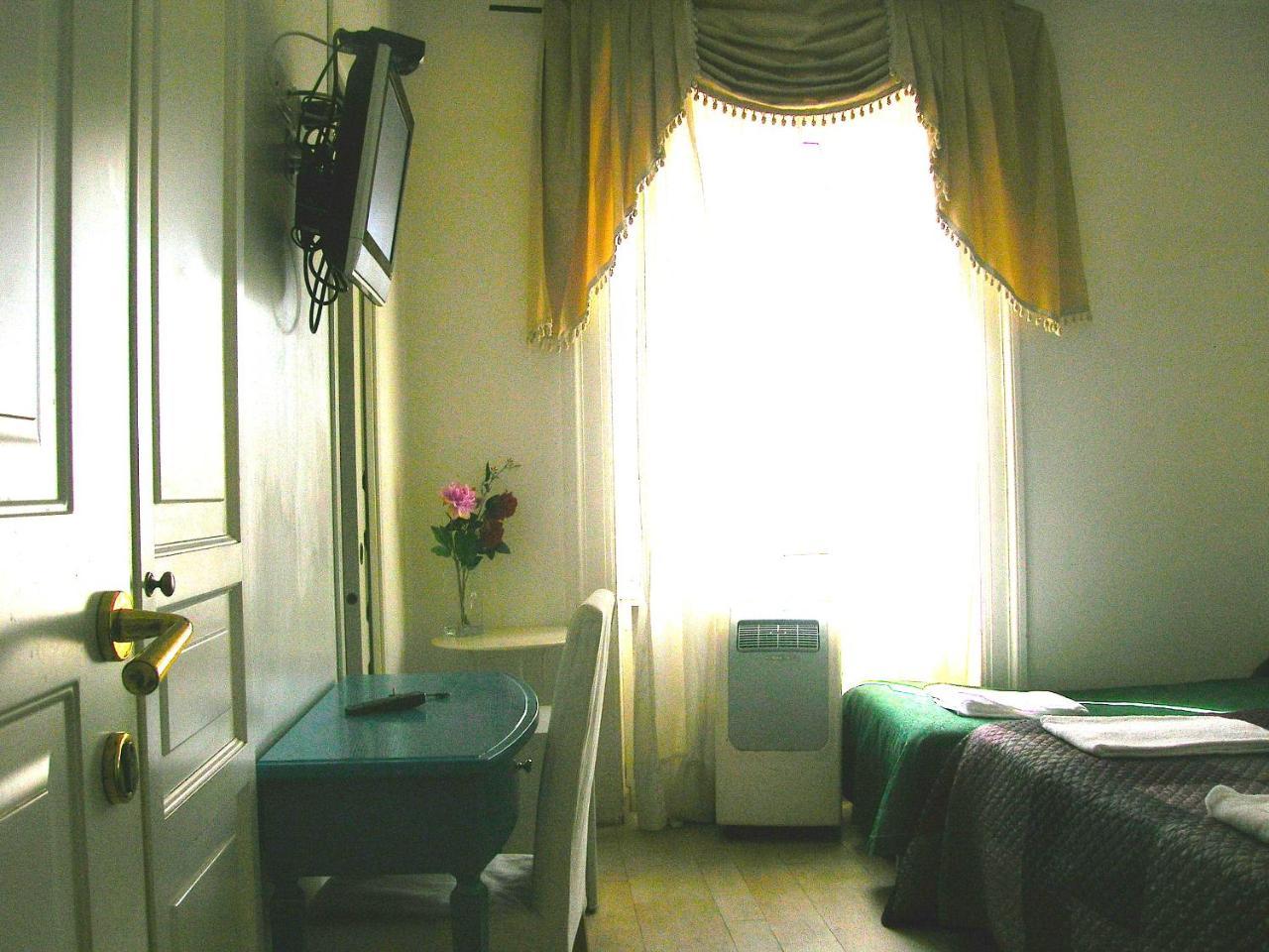 Light Inn Affittacamere Róma Kültér fotó